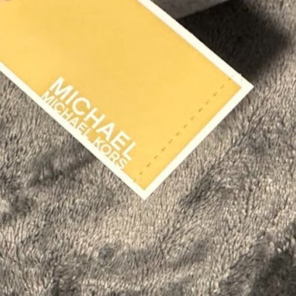 Michael Kors $398 Jet Set Travel Medium Signature Logo Crossbody Vanilla NWT - Picture 5 of 15